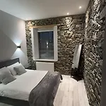 Lisvarna House *