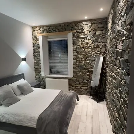 Lisvarna House *